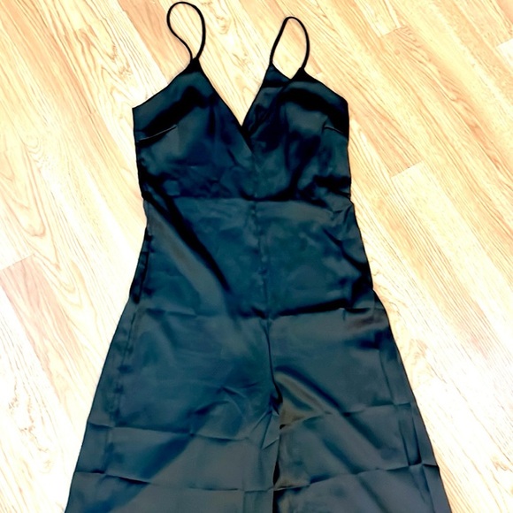 Sage the Label, Black Satin V-Neck, Wide-Leg Jumpsuit, So Versatile,EUC, Size XS - Picture 7 of 15